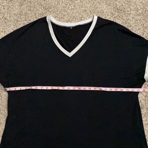Black/Gray V-Neck - Picture 3 of 6